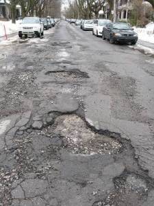 Montreal Pothole - image courtesy of Montreal.about.com